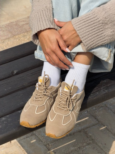 Beige Bolt