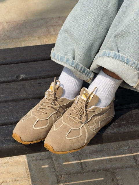 Beige Bolt
